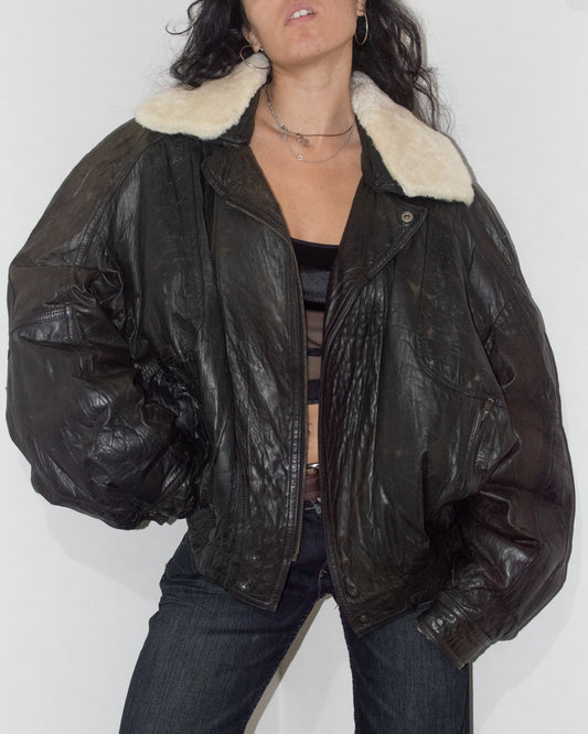 Vintage 80s Oversize Faded Dark Brown Aviator Leather Jacket with a White Faux Fur Collar - Size XL oversize