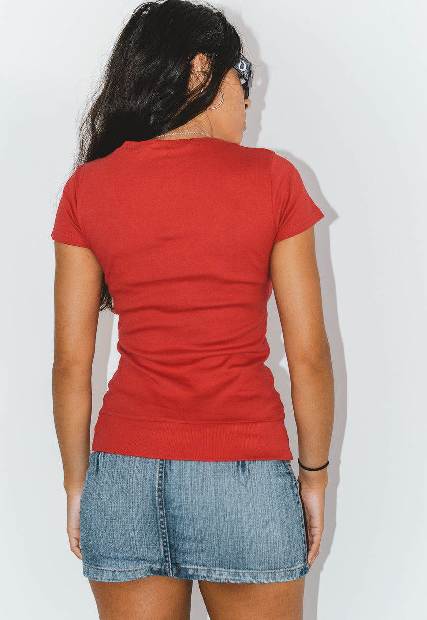 Vintage Y2k V neck Graphic T-shirt in Red